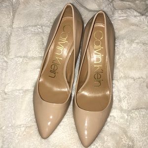 Nude Calvin Klein pumps
